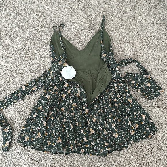 Floral dress romper - Picture 4 of 5